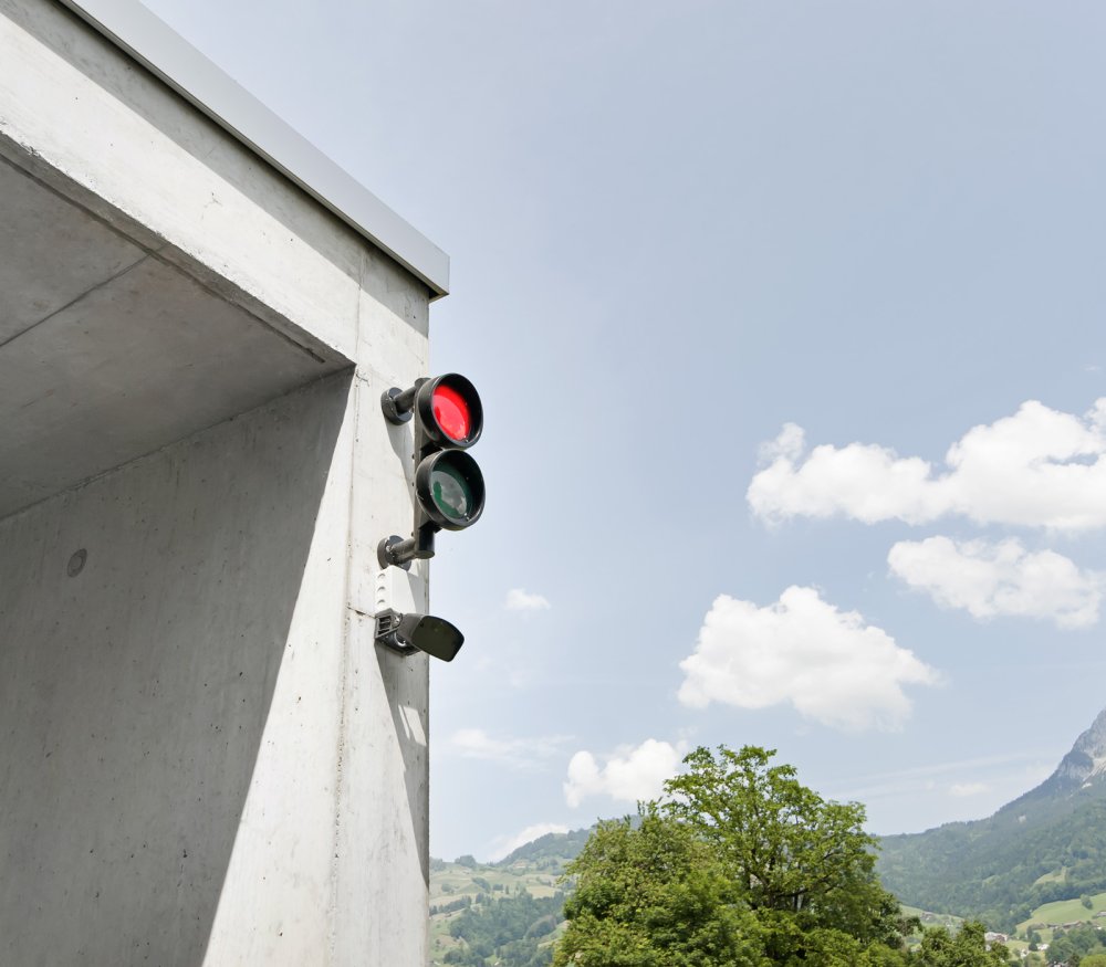 Ampelanlage_Lichtsignal_Verkehrsregelung_Parkplatz_Detail_1.jpg