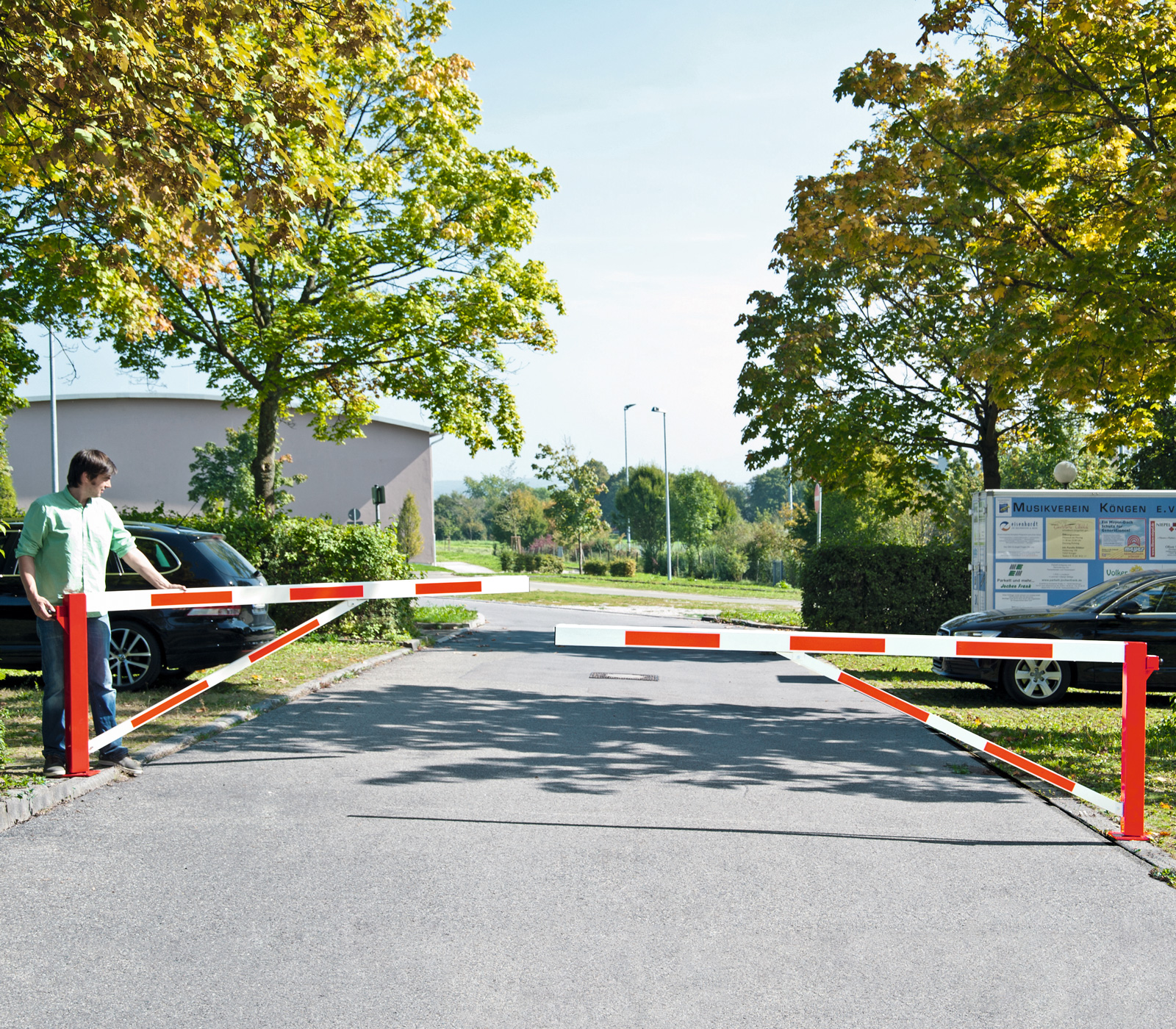 Gatterschranke mit Antisitzleiste