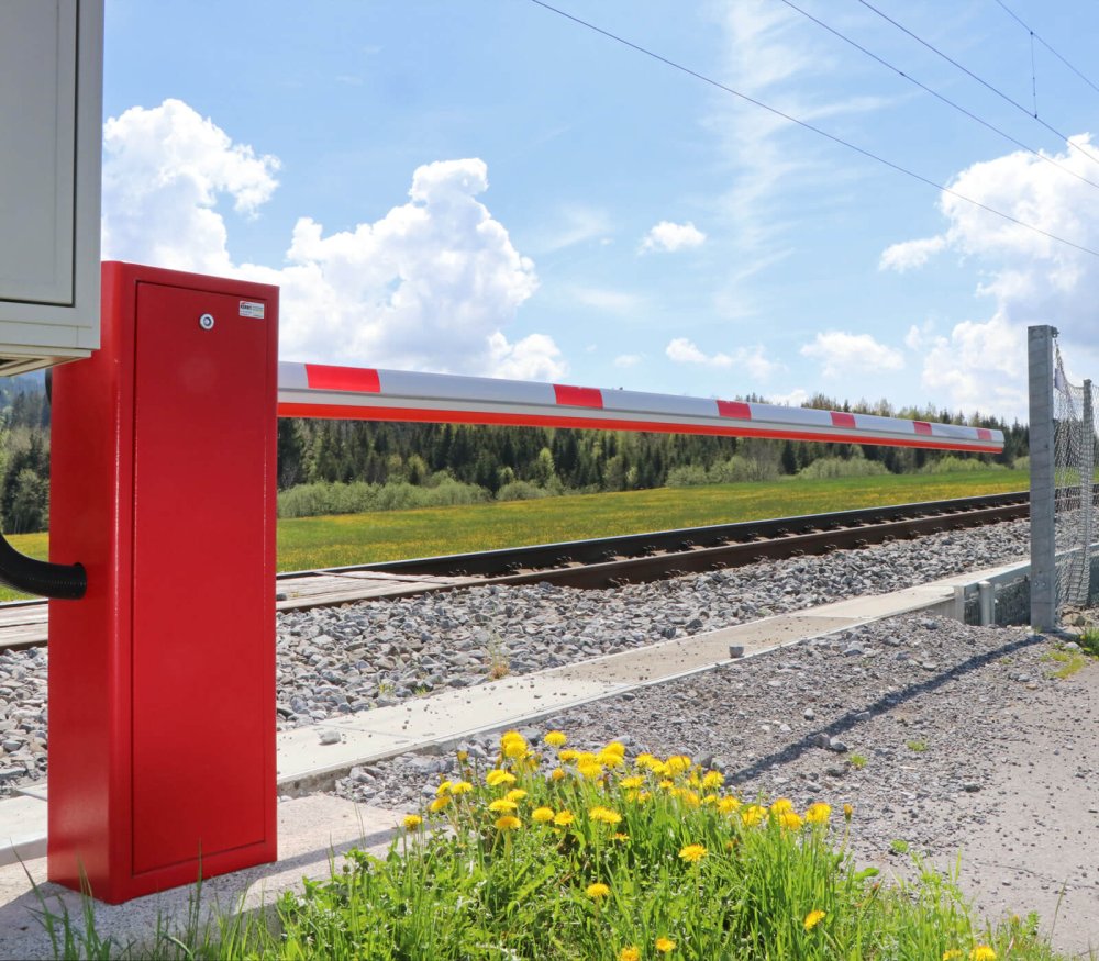 Referenz Kern AG Solarschranke in Bennau Bahnübergang Absperrungen