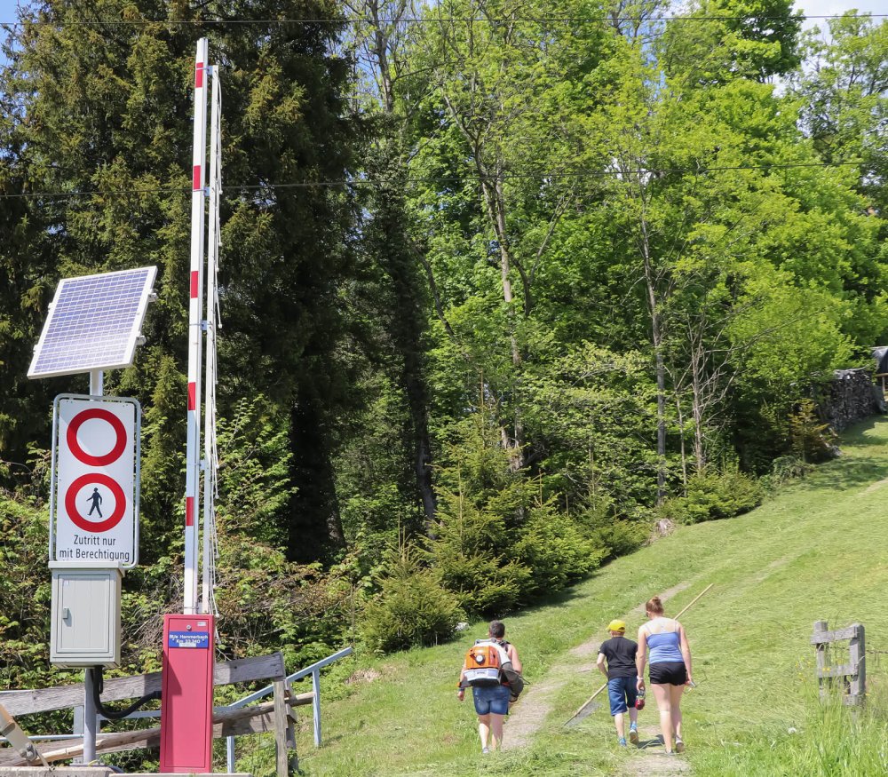 Référence Kern SA Barrière solaire Sattel Passage à niveau Barrages