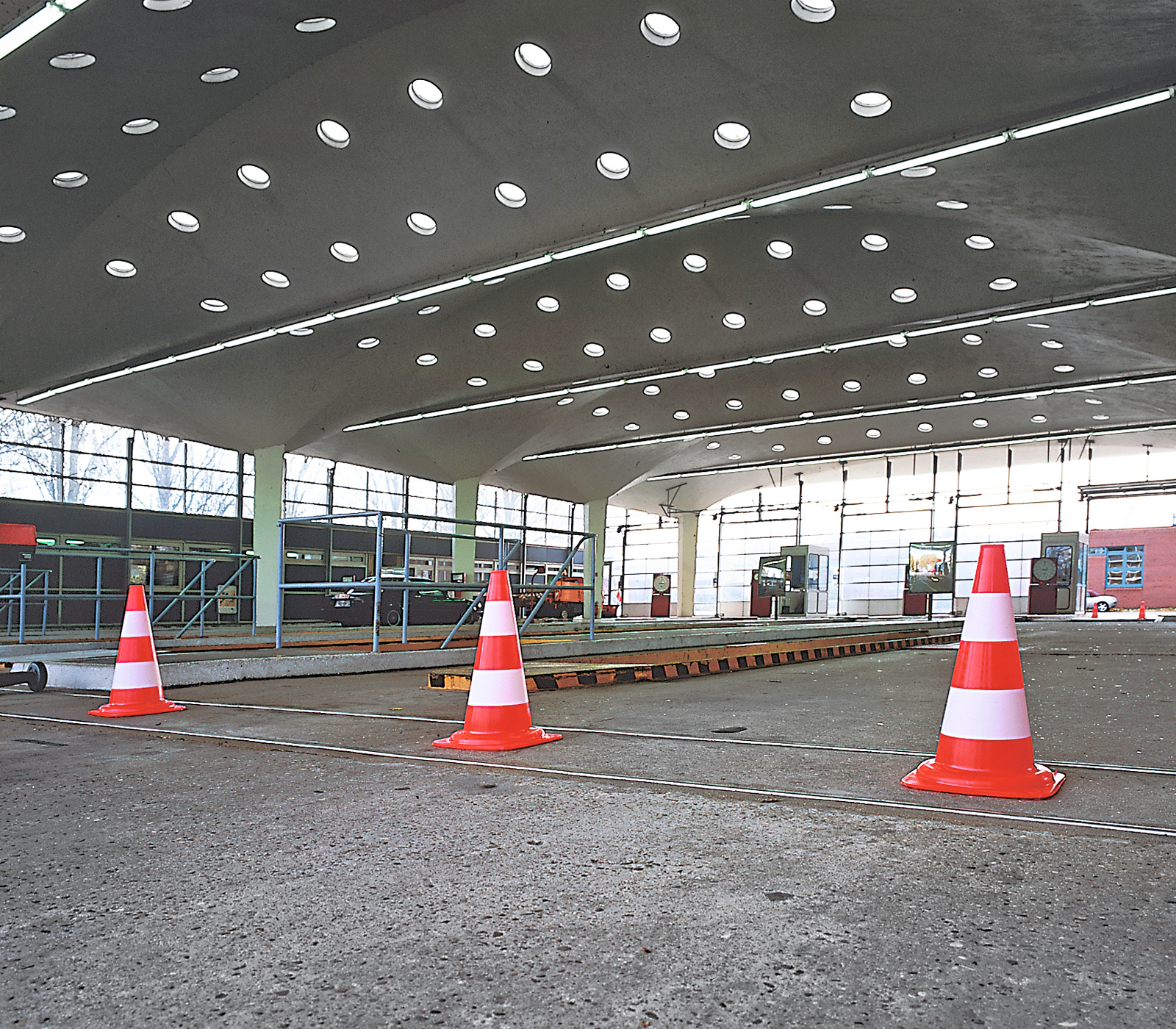 Cône de signalisation en PVC lumineux de jour entrepôt sécurité