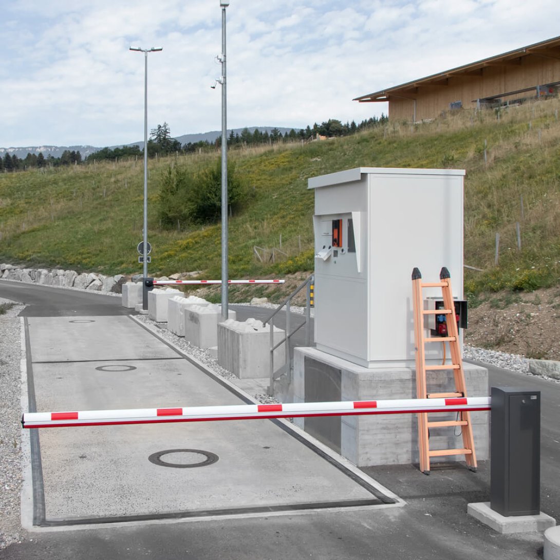 Référence Baustoffpark Walliswil Installation de barrières et de ralentisseurs